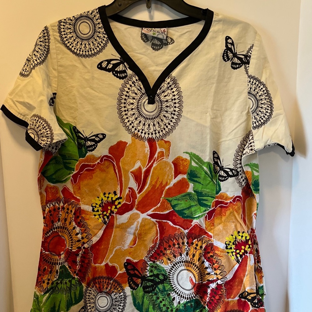 UA Scrubs Women's size medium butterfly flowers